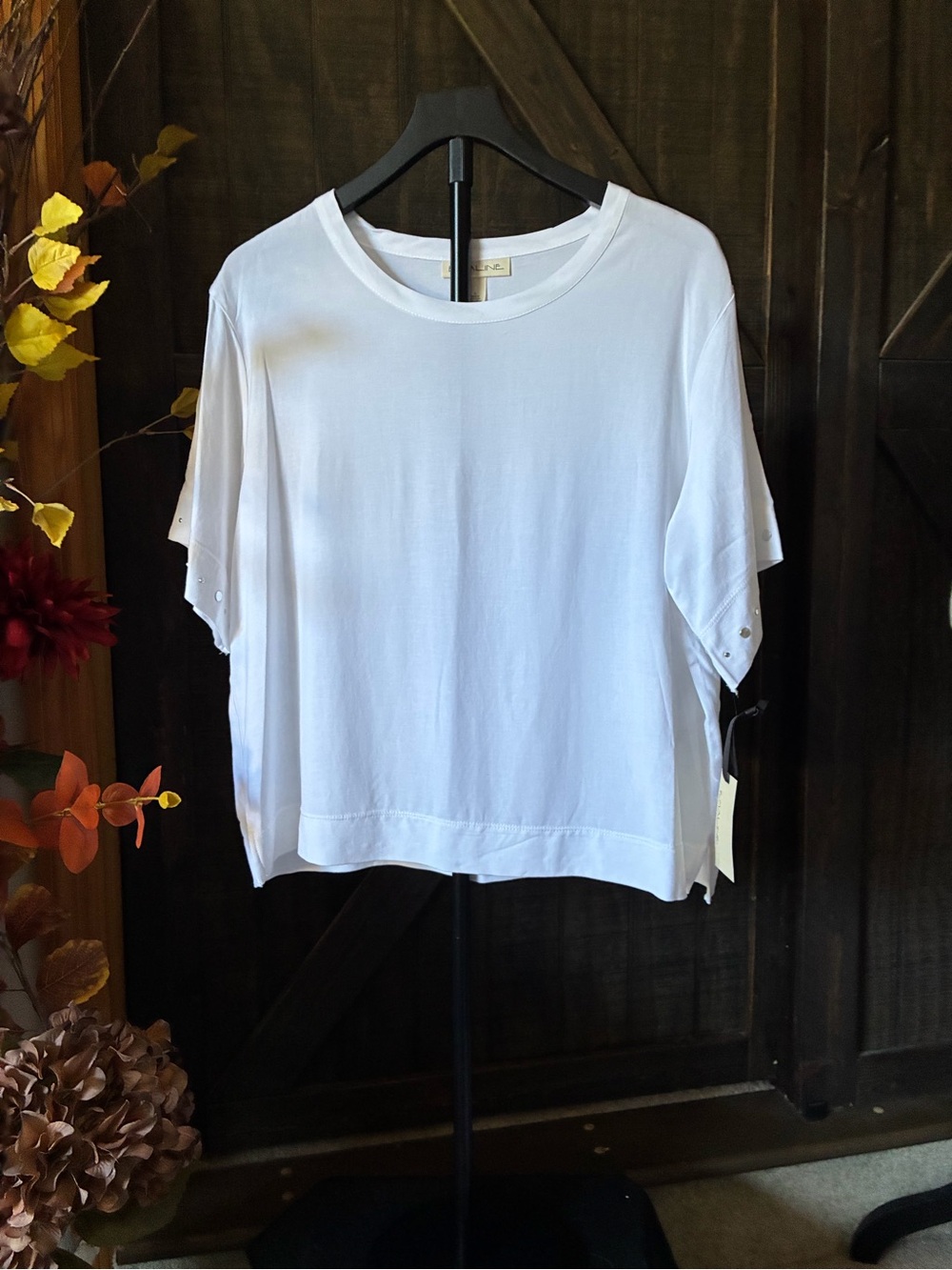 Relaxed White Short-Sleeve Women's Tee